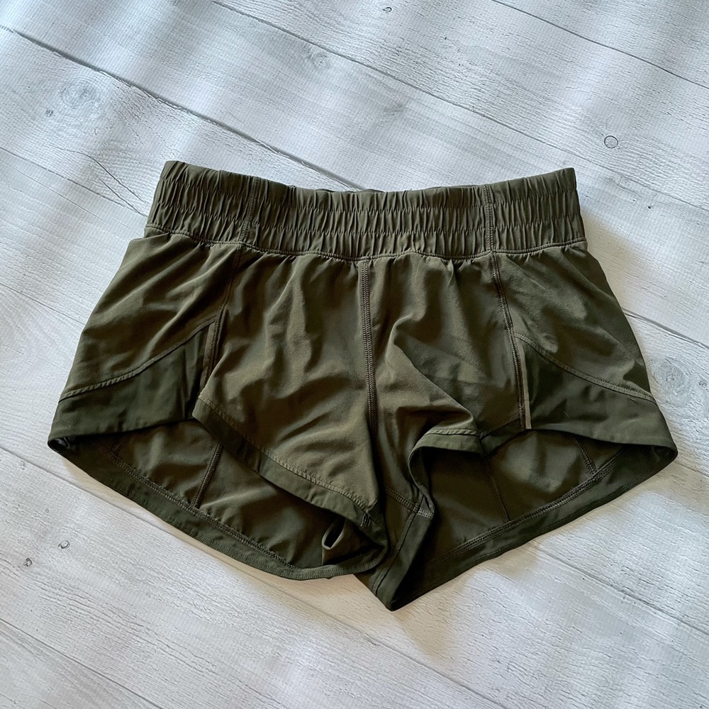 size 4 lululemon shorts
